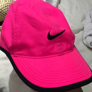 NWOT nike hot pink hat